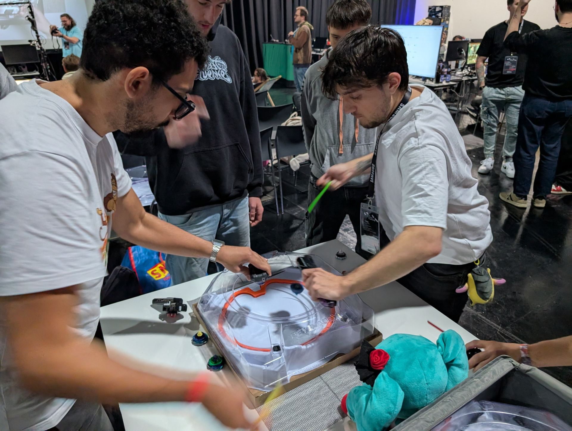 58VulkanLAN 20251025 181340 PXL 20251025 161340237 naaux